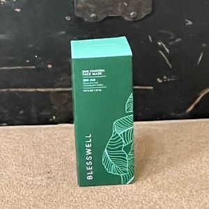 NIB Blesswell Charcoal Face Mask